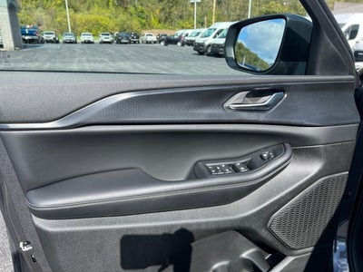 2023 Jeep Grand Cherokee Laredo 4x4