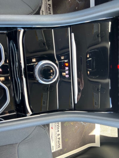 2023 Jeep Grand Cherokee Laredo 4x4