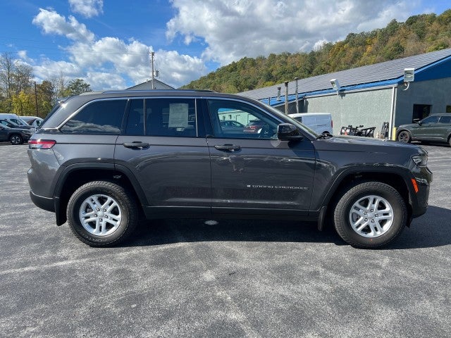 2023 Jeep Grand Cherokee Laredo 4x4