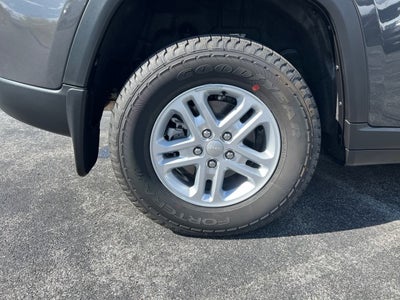 2023 Jeep Grand Cherokee Laredo 4x4