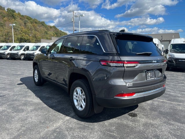 2023 Jeep Grand Cherokee Laredo 4x4