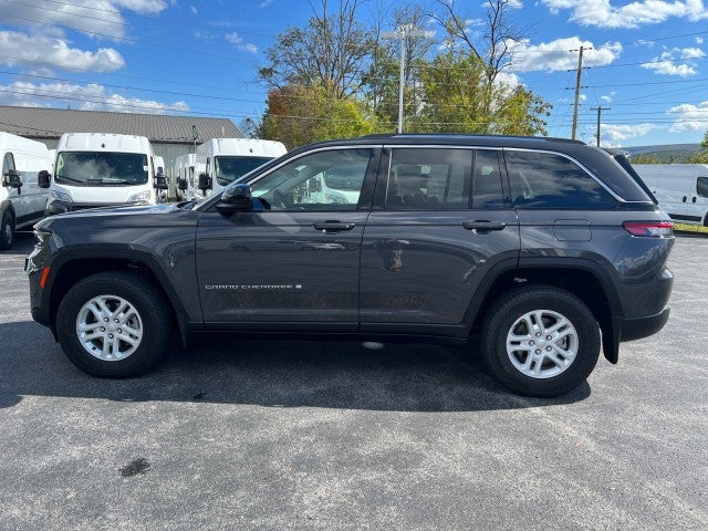 2023 Jeep Grand Cherokee Laredo 4x4