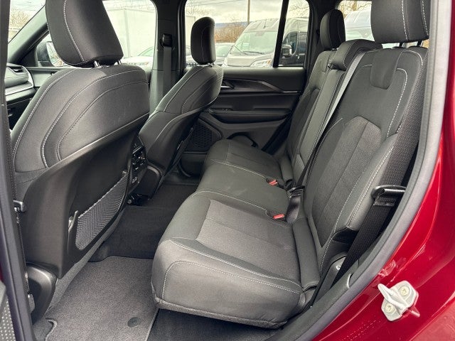 2026 Jeep Grand Cherokee GRAND CHEROKEE LAREDO X 4X4