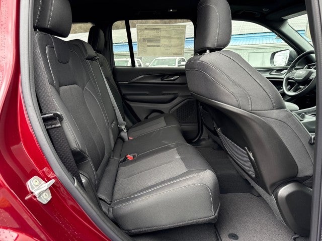 2026 Jeep Grand Cherokee GRAND CHEROKEE LAREDO X 4X4