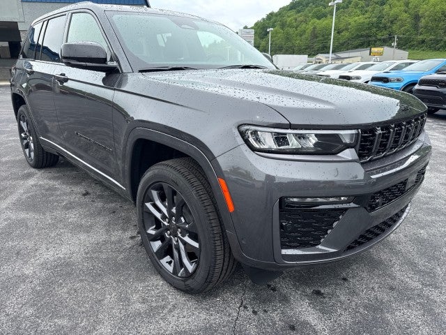 2026 Jeep Grand Cherokee Limited Reserve 4x4's photo