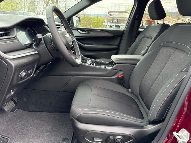 2026 Jeep Grand Cherokee GRAND CHEROKEE L LAREDO X 4X4