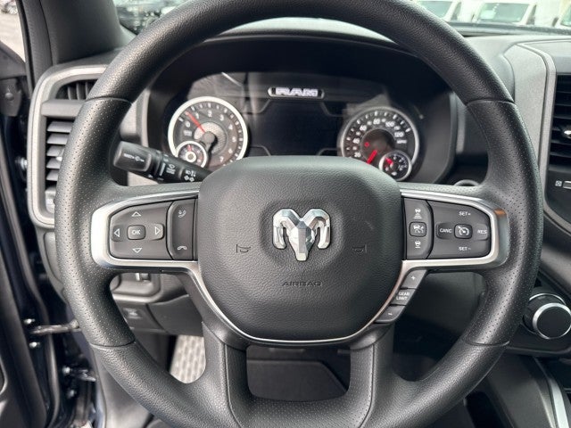 2027 RAM Ram 1500 RAM 1500 EXPRESS CREW CAB 4X4 5'7' BOX
