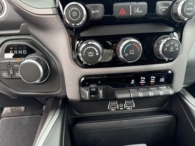 2027 RAM Ram 1500 RAM 1500 EXPRESS CREW CAB 4X4 5'7' BOX