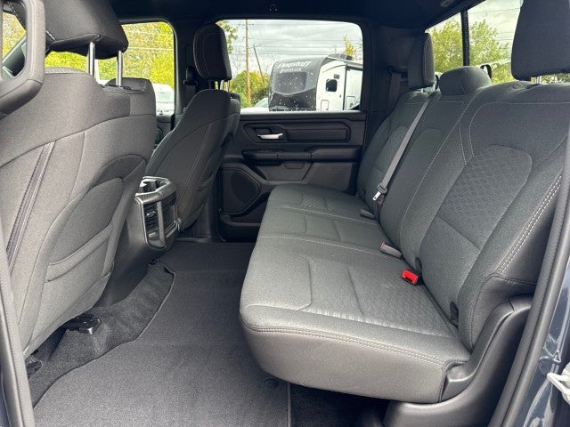 2027 RAM Ram 1500 RAM 1500 EXPRESS CREW CAB 4X4 5'7' BOX