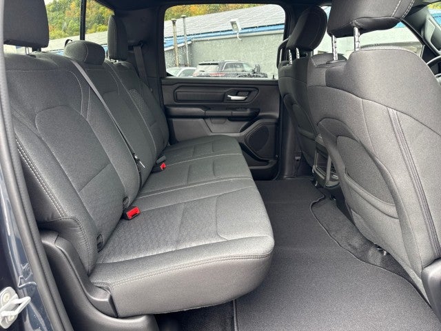 2027 RAM Ram 1500 RAM 1500 EXPRESS CREW CAB 4X4 5'7' BOX
