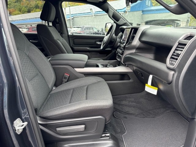 2027 RAM Ram 1500 RAM 1500 EXPRESS CREW CAB 4X4 5'7' BOX