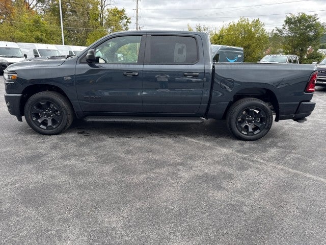 2027 RAM Ram 1500 RAM 1500 EXPRESS CREW CAB 4X4 5'7' BOX