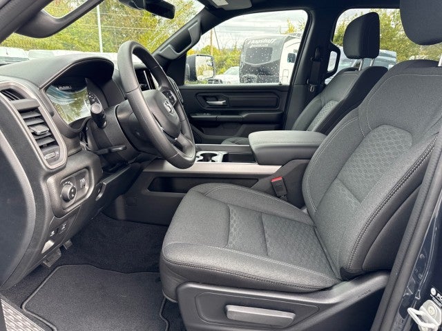 2027 RAM Ram 1500 RAM 1500 EXPRESS CREW CAB 4X4 5'7' BOX