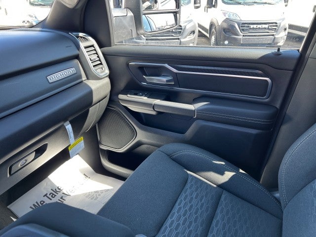 2025 RAM 1500 Big Horn Crew Cab 4x4 6'4' Box