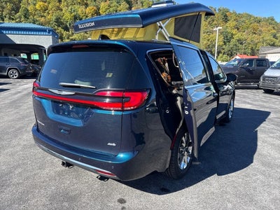 2023 Chrysler Pacifica Touring L AWD