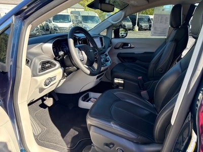 2023 Chrysler Pacifica Touring L AWD