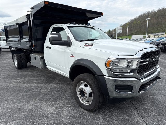 2024 RAM 5500 Chassis Tradesman/SLT