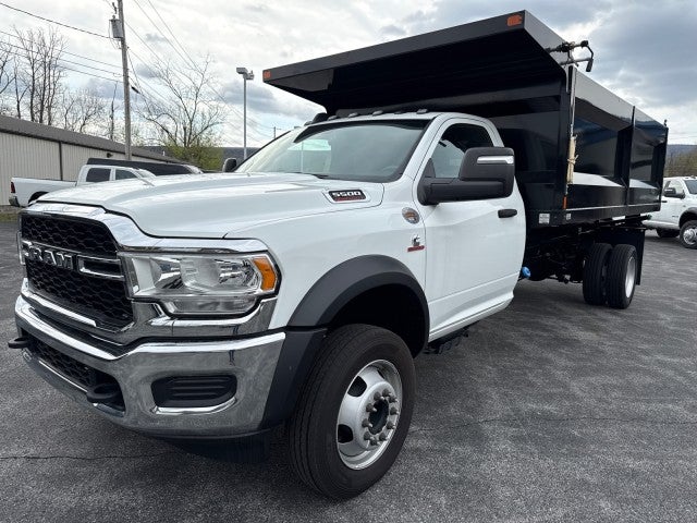 2024 RAM 5500 Chassis Tradesman/SLT