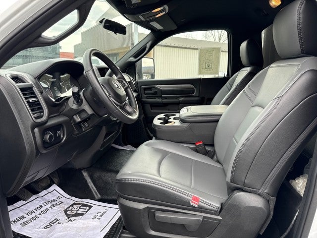 2024 RAM 5500 Chassis Tradesman/SLT