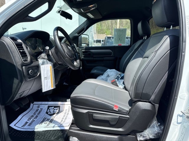 2024 RAM 5500 Chassis Tradesman/SLT