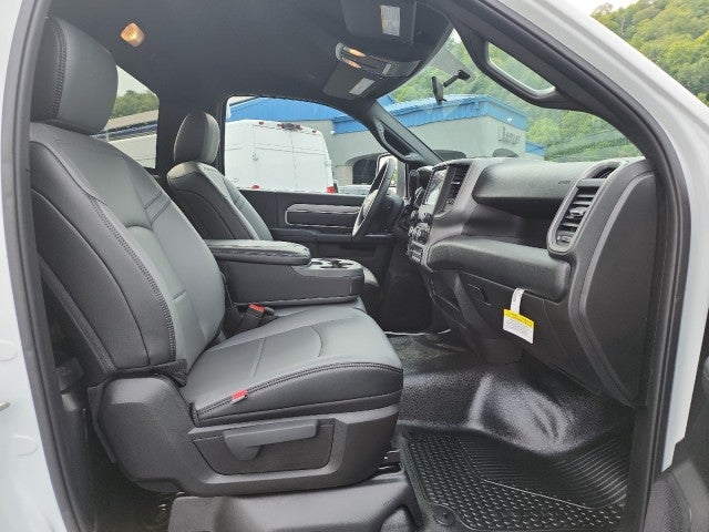 2024 RAM Ram 5500 Chassis Cab RAM 5500 TRADESMAN CHASSIS REGULAR CAB 4X4 60' CA